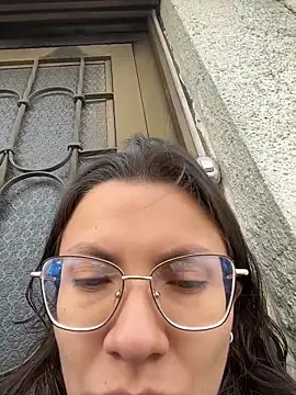 karlamorris  online show from June 13, 2026, 1:09 pm