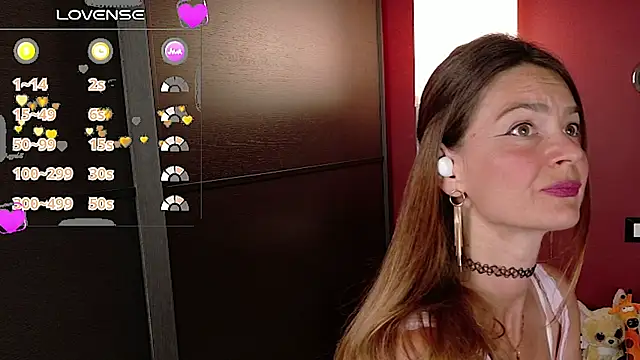 sexy blondegirl online show from June 10, 2026, 1:45 pm