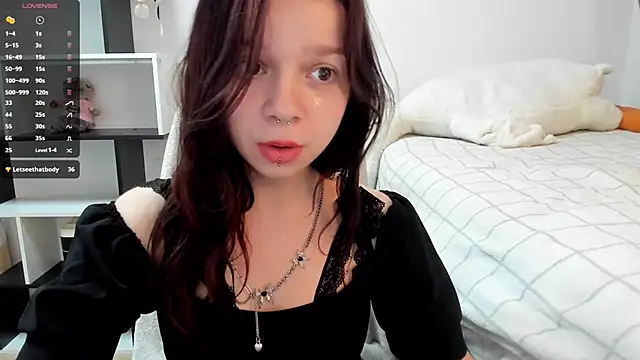 crystal lilith online show from February 13, 2025, 2:01 am