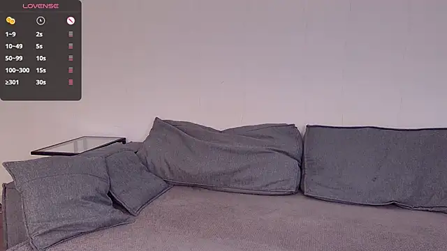 crystal lilith online show from October 6, 2025, 5:02 pm