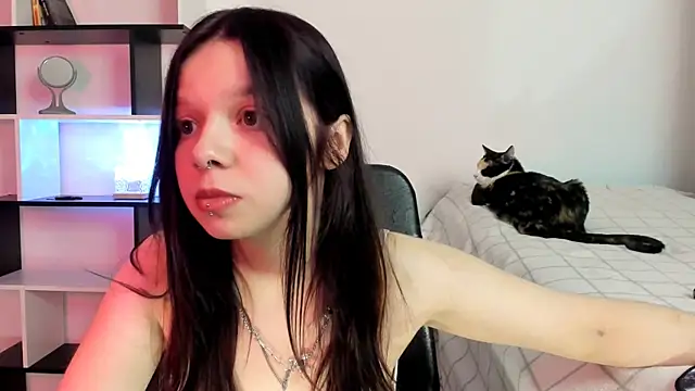 crystal lilith online show from February 8, 2025, 1:33 pm