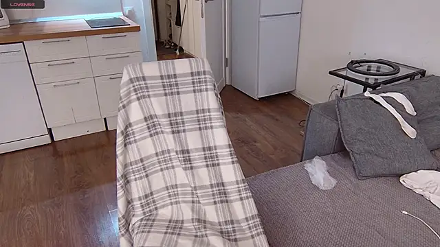 crystal lilith online show from November 8, 2025, 7:17 pm