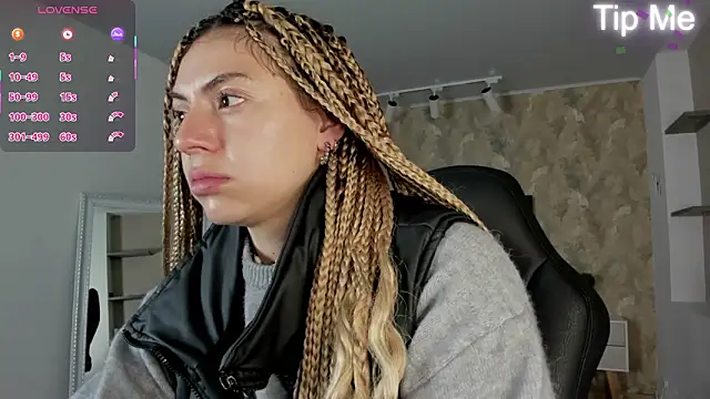 april dumont online show from February 17, 2026, 11:29 am