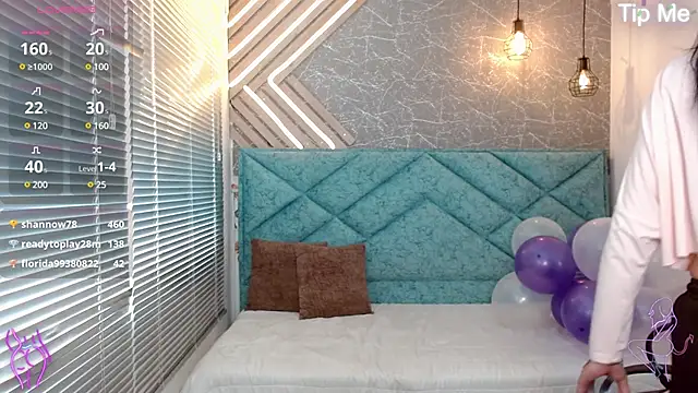 april dumont online show from March 19, 2025, 3:29 pm