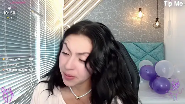 april dumont online show from March 19, 2025, 6:34 pm