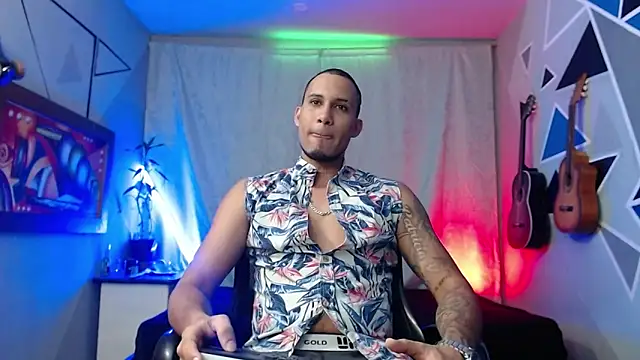 Snapshot of MagnusFrost chatting on February 13, 2026, 8:20 pm MagnusFrost online show from February 13, 2026, 8:20 pm