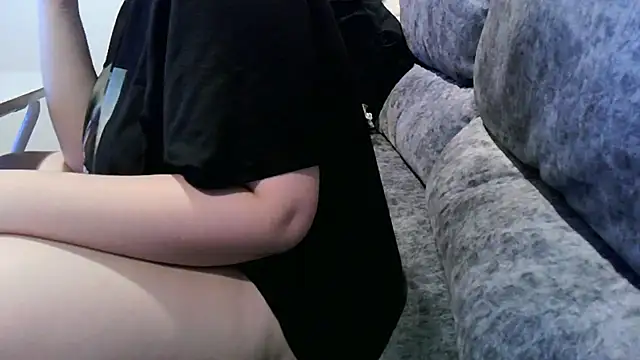 iamMalixxx online show from July 18, 2026, 12:58 pm