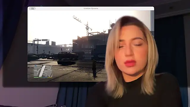 yaprakmericc online show from February 2, 2026, 9:03 pm