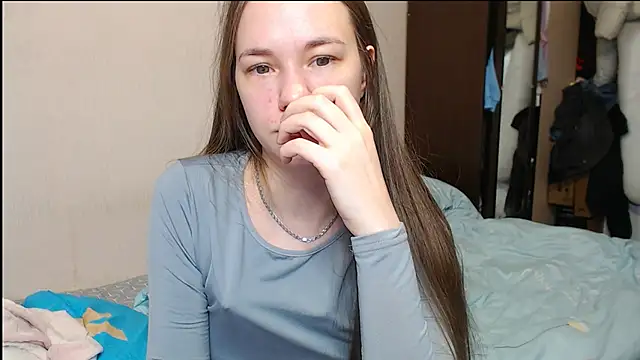 leila bambi  online show from February 17, 2025, 3:58 am