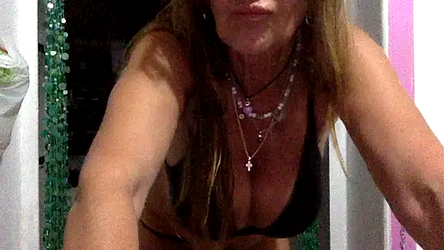 gildamilf online show from September 9, 2025, 8:07 pm