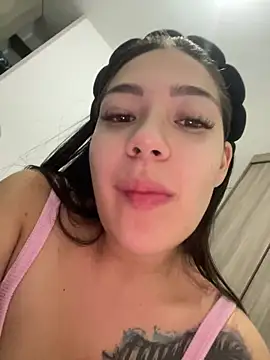 Latina vanessa online show from October 8, 2025, 3:52 am