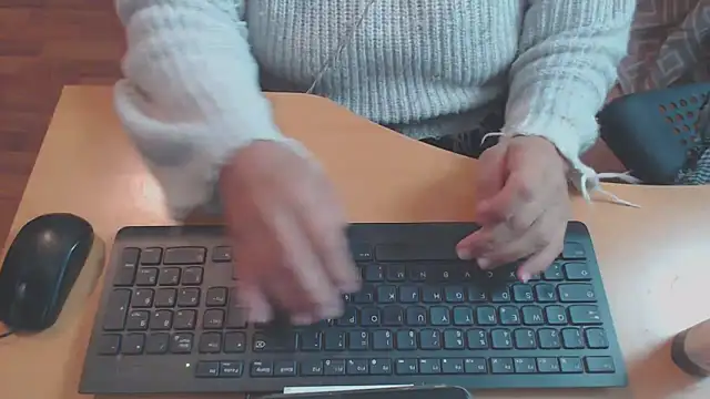 bbwxxx70 online show from October 24, 2025, 9:03 pm