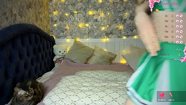 ChloeMillerMeow online show from February 25, 2025, 7:49 pm