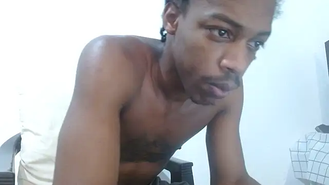 Snapshot of Larry-n-clouds chatting on February 25, 2026, 8:30 pm Larry-n-clouds online show from February 25, 2026, 8:30 pm