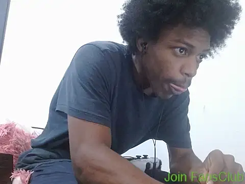 Snapshot of Larry-n-clouds chatting on March 18, 2026, 1:02 pm Larry-n-clouds online show from March 18, 2026, 1:02 pm