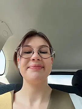 Snapshot of RinaCat chatting on June 12, 2026, 6:11 am RinaCat online show from June 12, 2026, 6:11 am