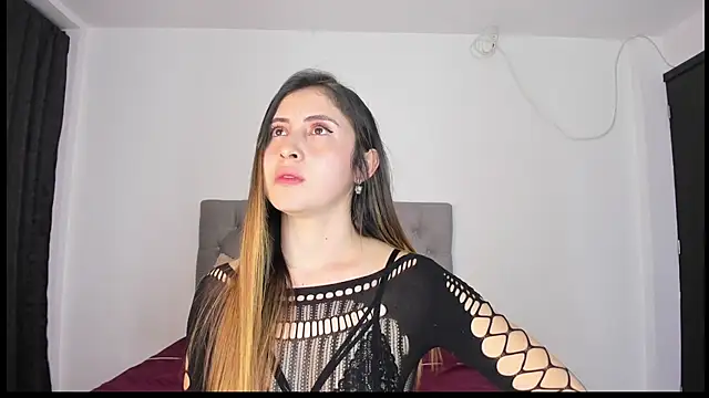 Nicol Swift  online show from February 7, 2025, 6:35 am