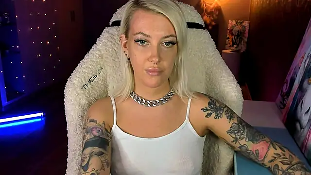 Snapshot of tykioty_Miley chatting on February 19, 2026, 1:08 pm tykioty Miley online show from February 19, 2026, 1:08 pm