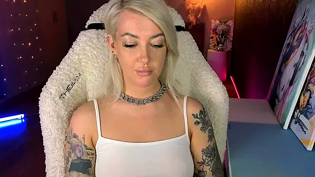 tykioty Miley online show from May 15, 2026, 1:42 pm