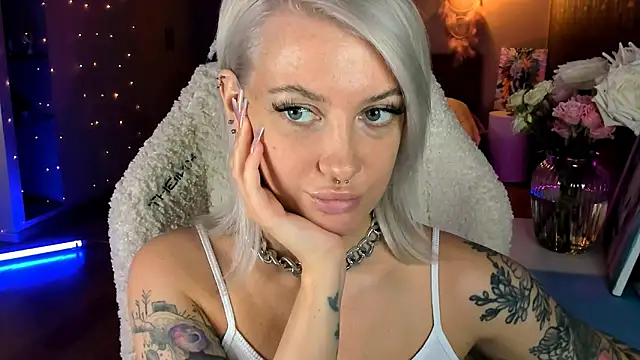 Snapshot of tykioty_Miley chatting on February 28, 2026, 10:48 am tykioty Miley online show from February 28, 2026, 10:48 am