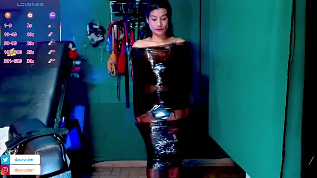 kenllyhot and valeriahell online show from March 6, 2025, 12:52 pm