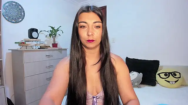 Karla hernandez  online show from June 26, 2026, 10:32 am