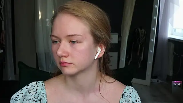 Alexandra Demore online show from July 11, 2026, 7:03 pm
