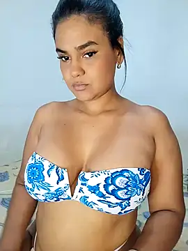 AntonellaShot online show from February 8, 2026, 7:44 pm