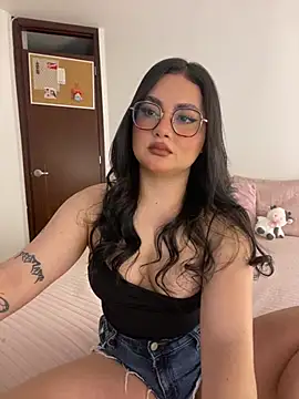 Snapshot of montmariana chatting on August 9, 2026, 2:08 am montmariana online show from August 9, 2026, 2:08 am