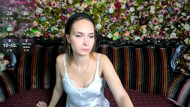 LinaVolberg online show from October 5, 2025, 12:51 pm