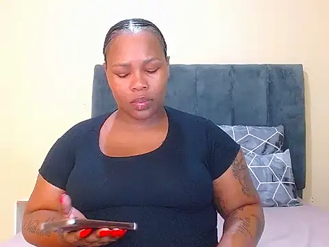 curvycloe1 online show from February 20, 2026, 5:15 am