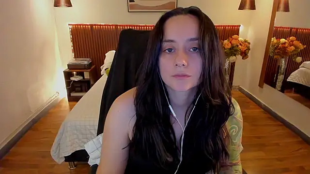 KatherineBond online show from June 4, 2026, 7:40 pm