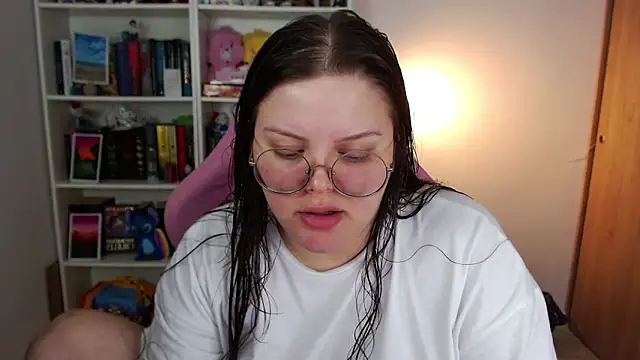 Gabiwaifu online show from May 8, 2026, 4:38 am