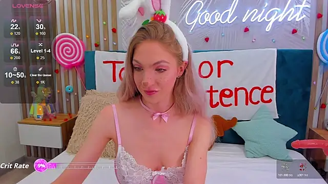 Emilly Hart online show from October 28, 2025, 2:45 am