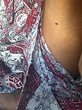 Snapshot of Priya_Bong chatting on March 5, 2026, 4:53 am Priya Bong online show from March 5, 2026, 4:53 am