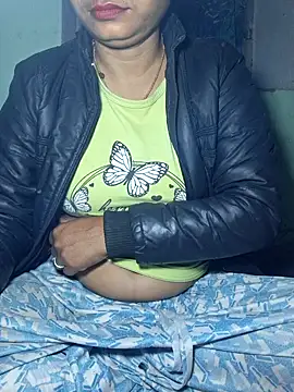 Snapshot of Priya_Bong chatting on February 11, 2026, 2:33 am Priya Bong online show from February 11, 2026, 2:33 am