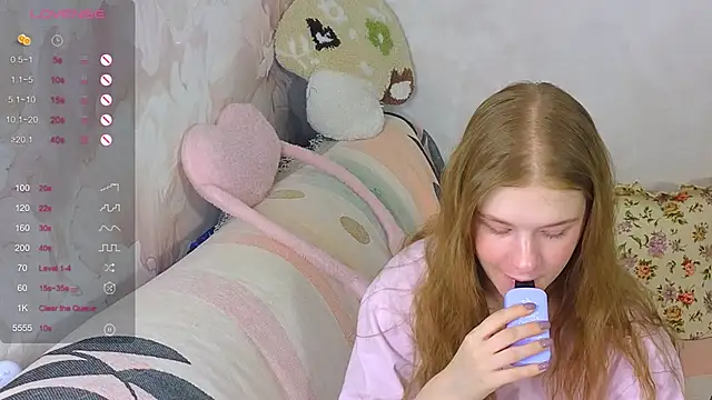 TrissMerigold9 online show from December 18, 2025, 8:41 am