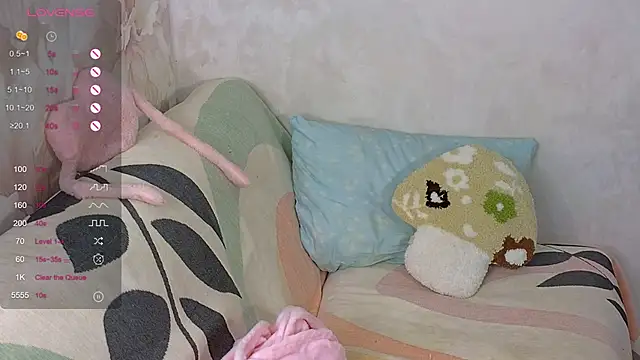 TrissMerigold9 online show from November 26, 2025, 9:31 am