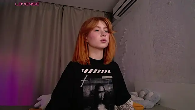 Evaa Moonn  online show from November 10, 2025, 9:36 am