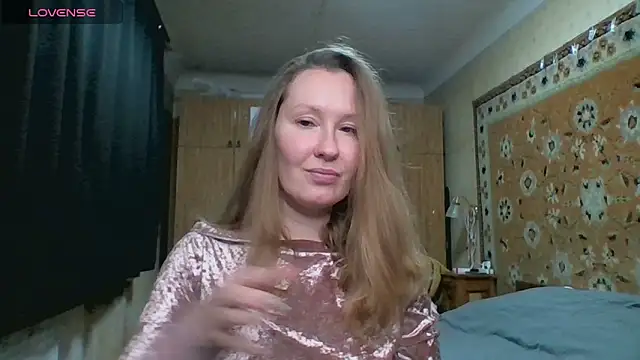 AnnaXLovers online show from January 12, 2026, 1:18 pm