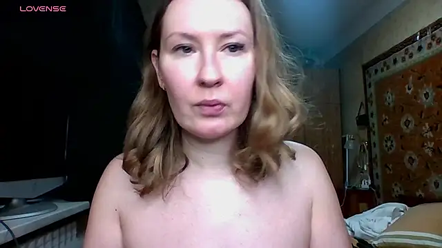 AnnaXLovers online show from February 7, 2025, 7:40 am