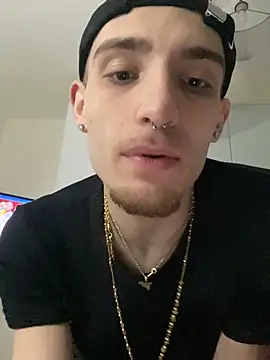 Snapshot of LaMaterialista chatting on April 1, 2026, 3:09 pm LaMaterialista online show from April 1, 2026, 3:09 pm