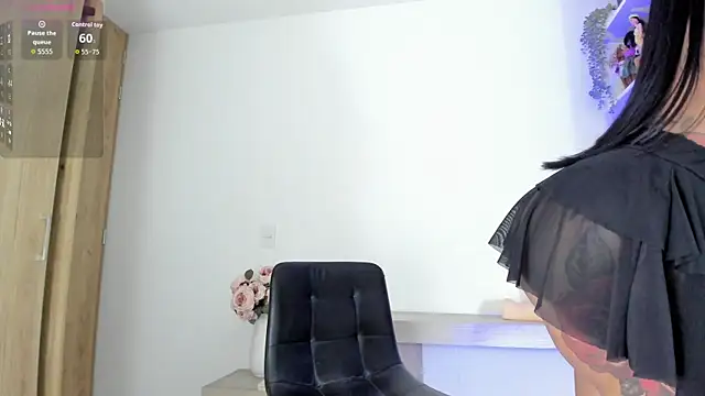 khloelatin online show from October 4, 2025, 10:22 pm