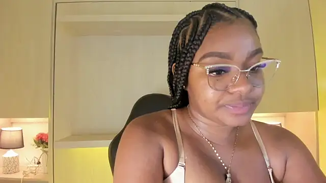 tamaraa smiith online show from December 16, 2025, 7:40 pm