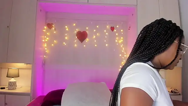 Snapshot of tamaraa_smiith chatting on March 6, 2026, 7:42 pm tamaraa smiith online show from March 6, 2026, 7:42 pm