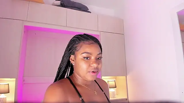 tamaraa smiith online show from March 21, 2025, 6:18 pm