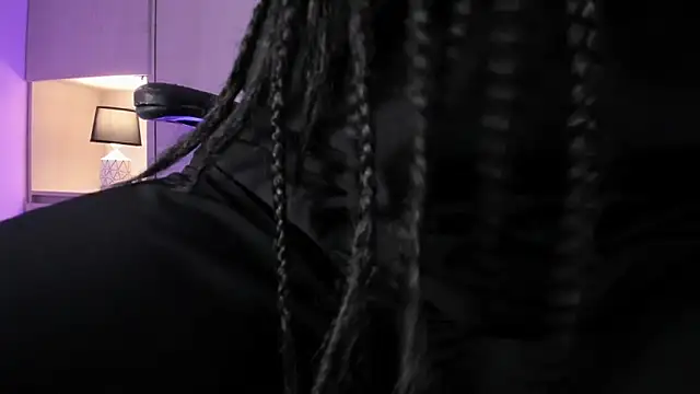 tamaraa smiith online show from September 30, 2025, 7:42 pm