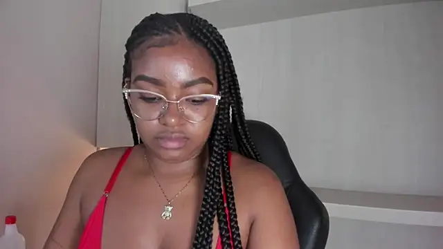 Snapshot of tamaraa_smiith chatting on March 13, 2026, 8:14 pm tamaraa smiith online show from March 13, 2026, 8:14 pm