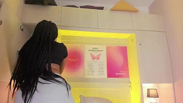 Snapshot of tamaraa_smiith chatting on March 15, 2026, 12:12 pm tamaraa smiith online show from March 15, 2026, 12:12 pm