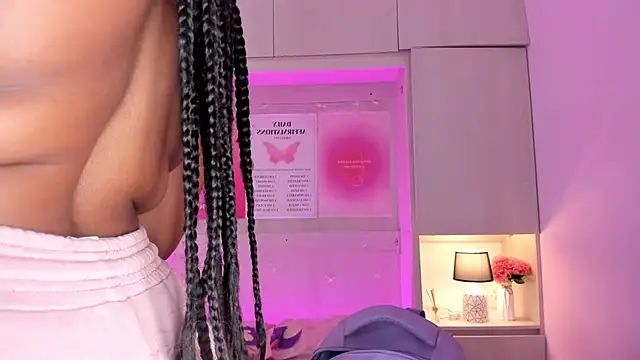 tamaraa smiith online show from September 25, 2025, 7:53 pm